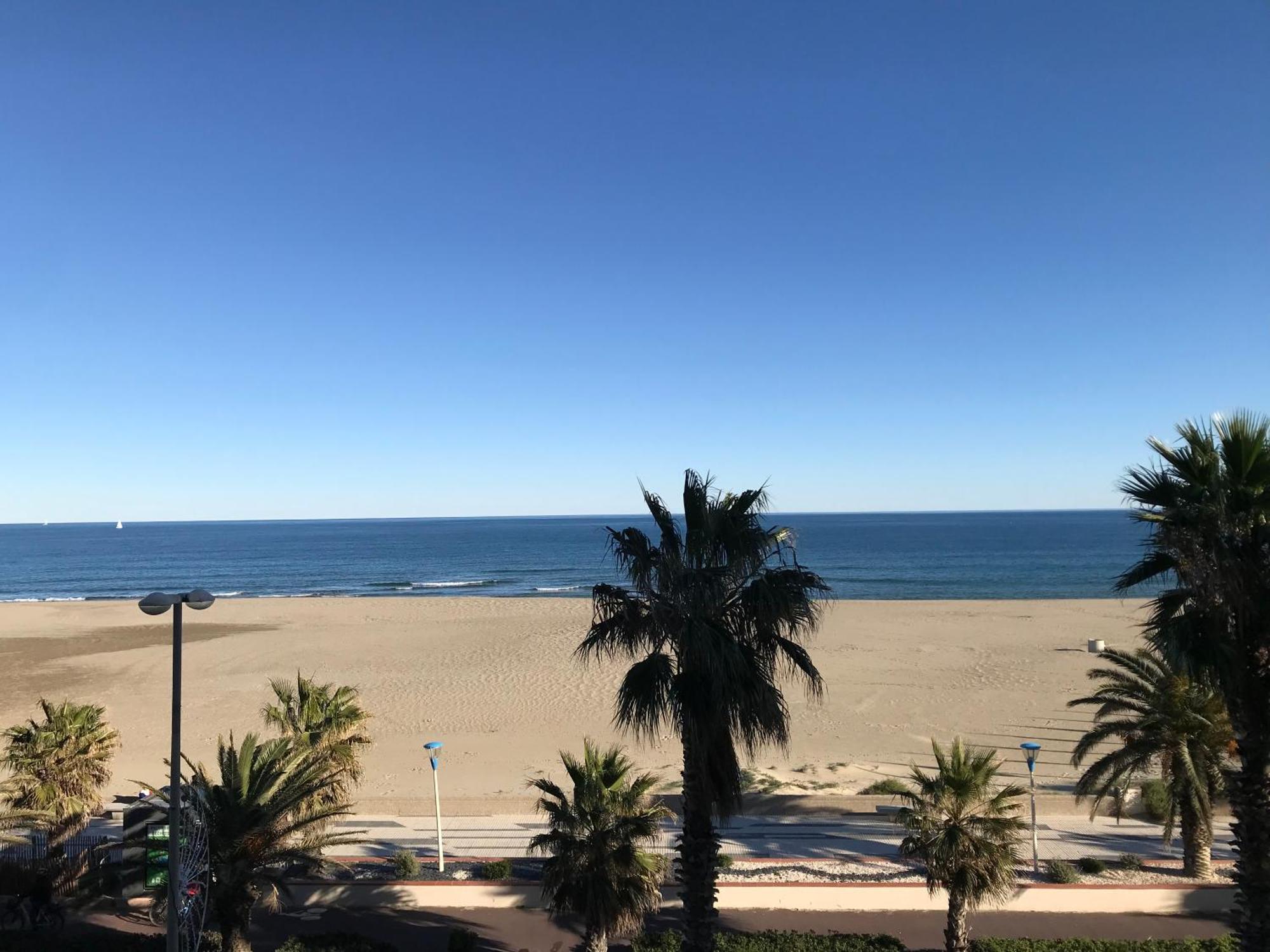 Appartement Face A La Mer - 6 A 8 Personnes - Canet En Roussillon ภายนอก รูปภาพ